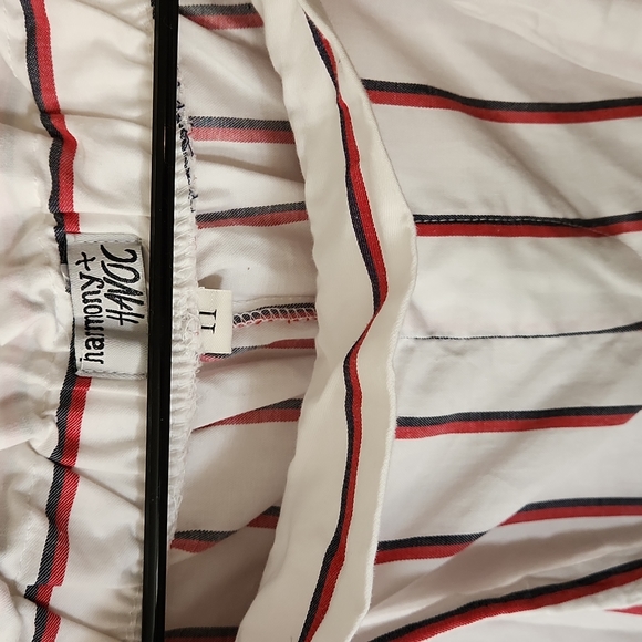 Light ankle pants stretch waist line with belt and pockets. - Picture 2 of 5